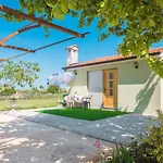 Relaxing Farm House Near Porec